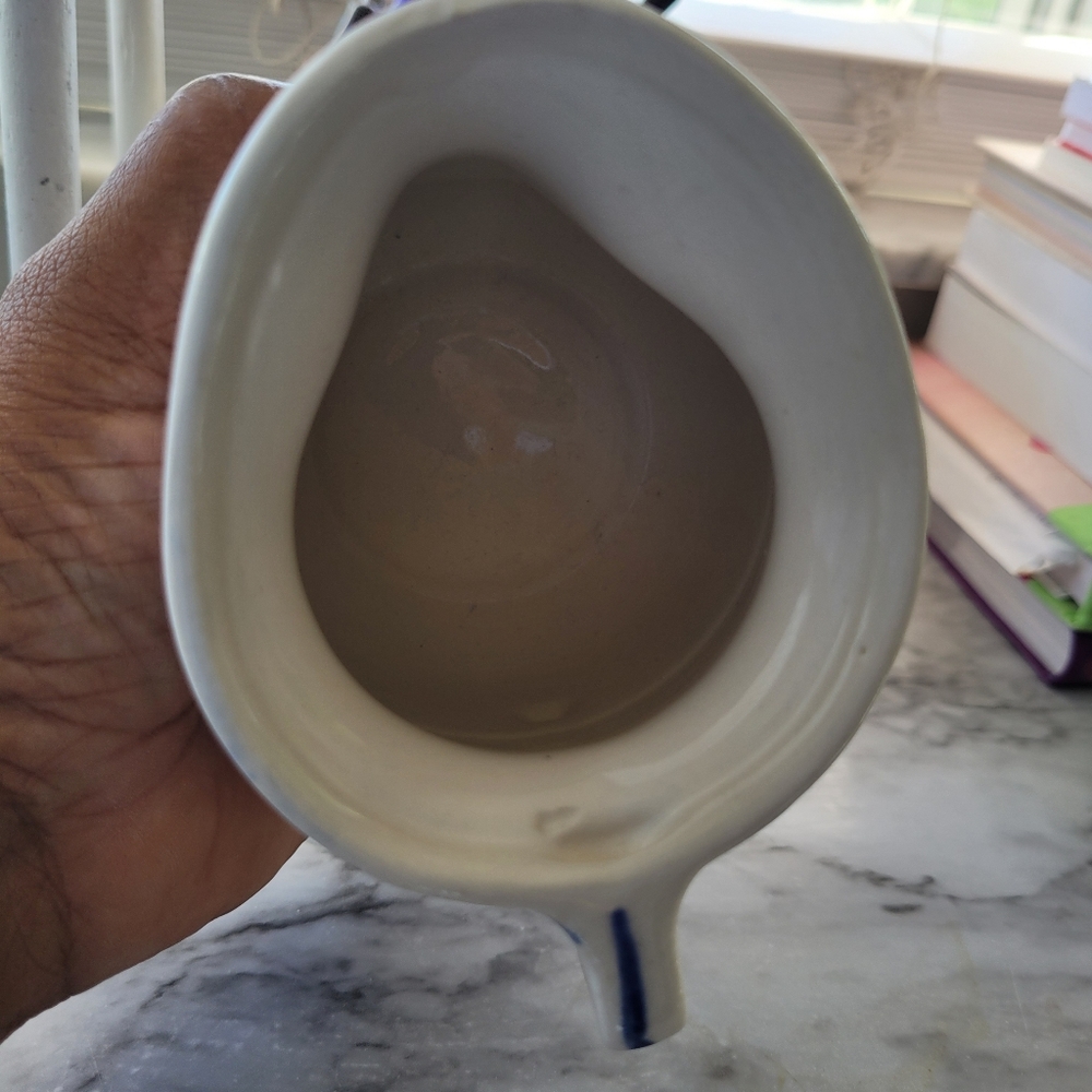 VTG blue, white, yellow porcelain creamer/measuring cup - Picture 4 of 5
